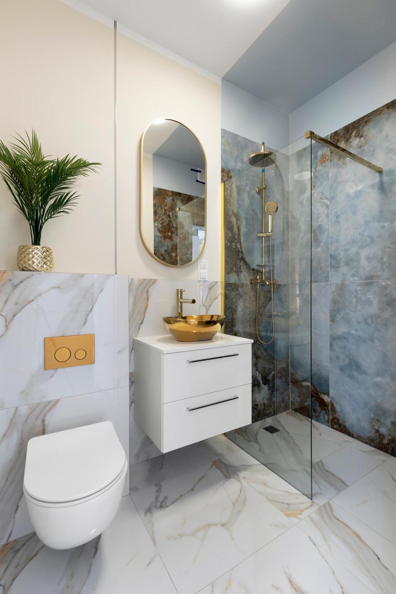 Апартаменти Golden Apartment *